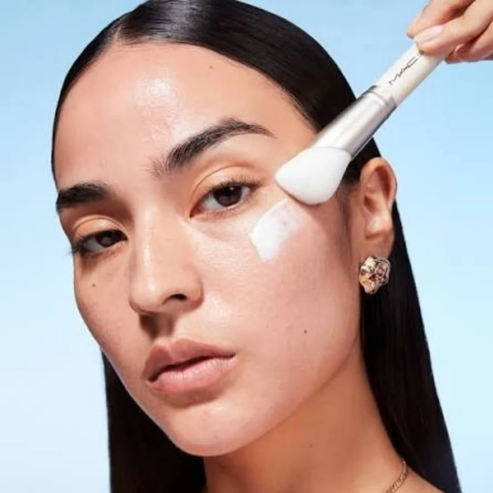 MAC Cosmetics 001 Skincare Makeup Brush